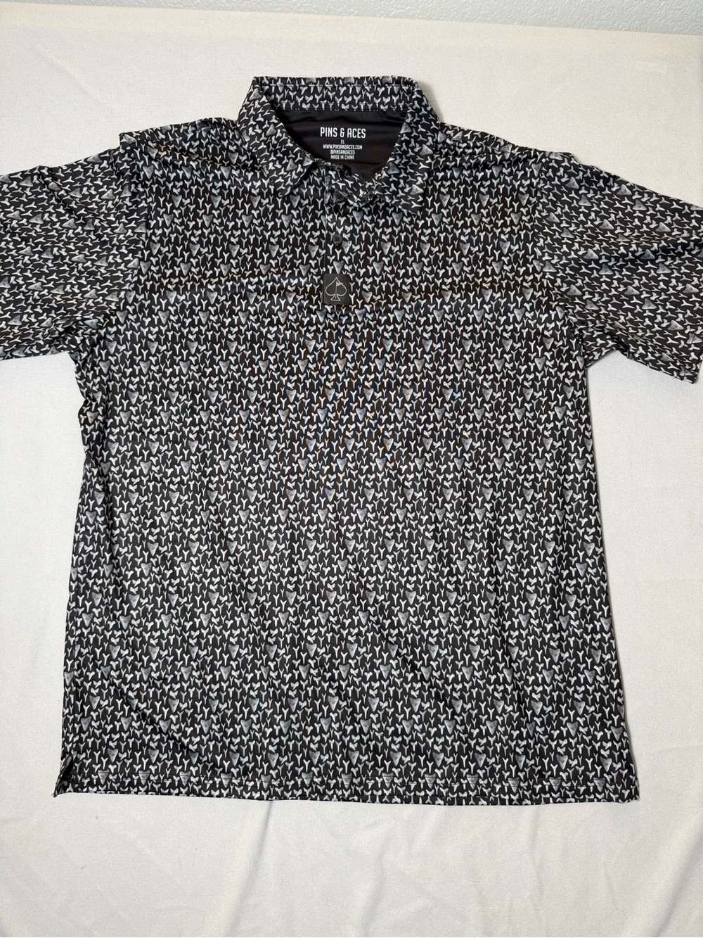 Pins & Aces Shark Tooth Pattern Short Sleeve Polo